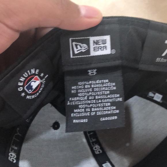 New hat never been worn and it is black - Picture 3 of 4